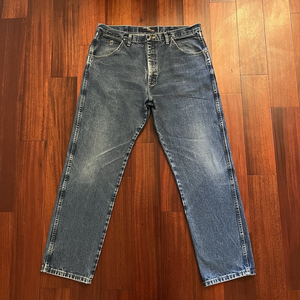 Wrangler George Strait Jeans Men 38x32 Light Wash Denim Fits 40x32 Relaxed Faded